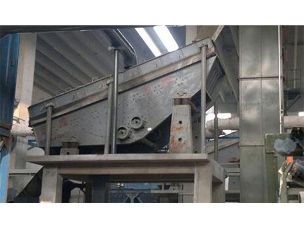 Linear vibrating screen